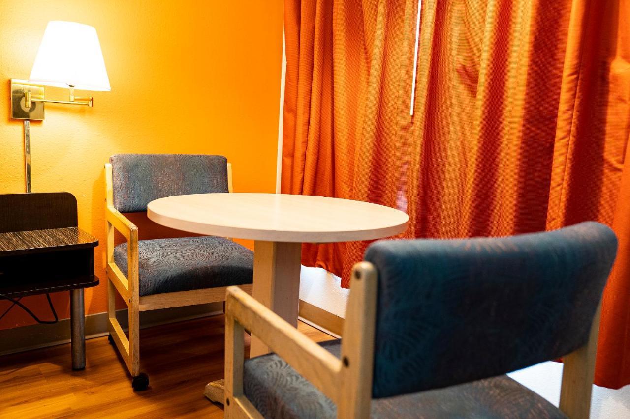 Oyo Or, Downtown Hotel