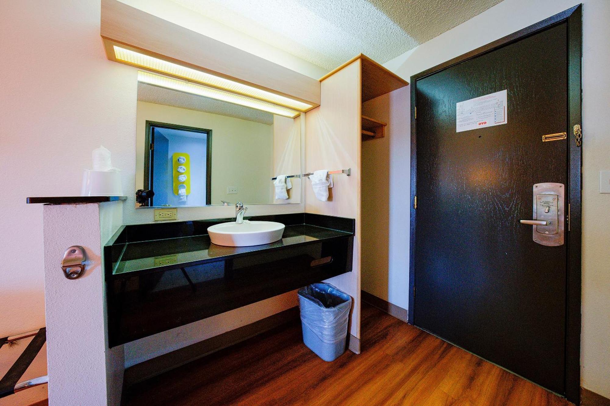Hotel Oyo Or, Downtown 2*