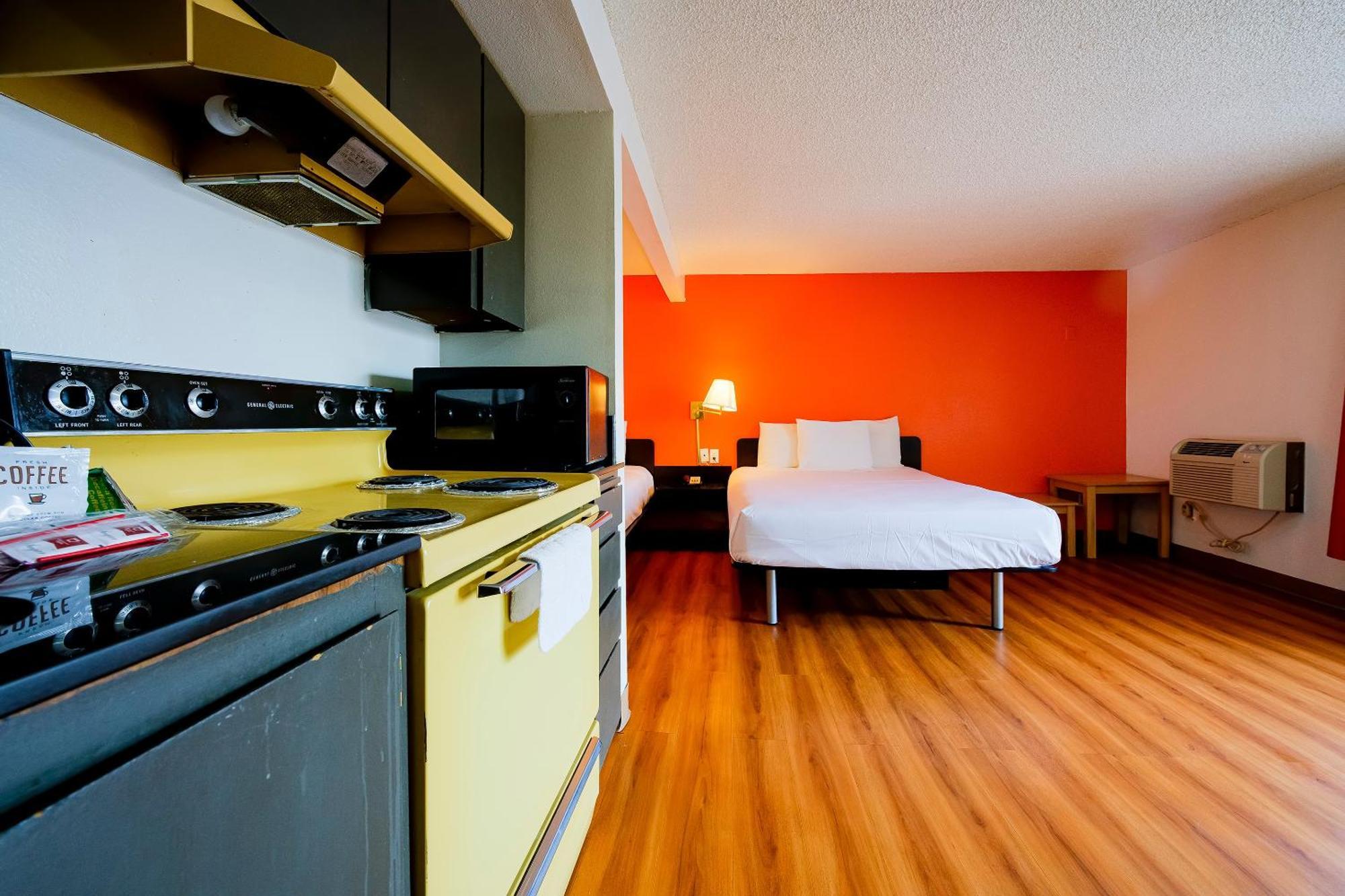 Oyo Or, Downtown Hotel
