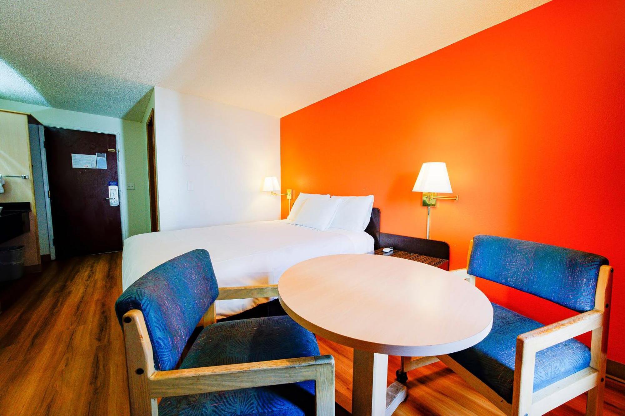 Oyo Or, Downtown Hotel